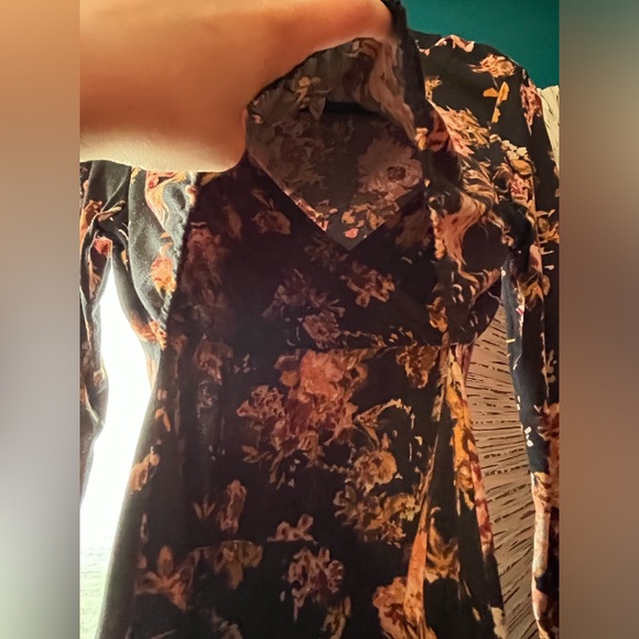 Latched Mama nursing hoodie - Picture 4 of 5